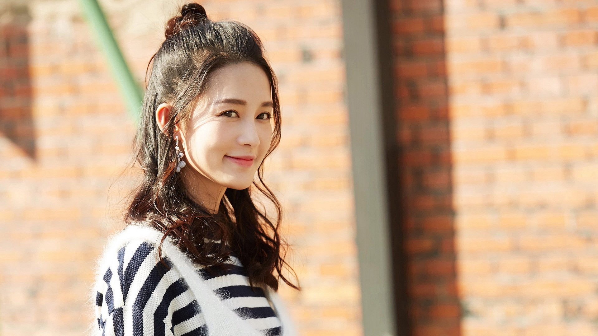 赛事品牌价值不断攀升，吸引国际合作与投资，赛事标志产品