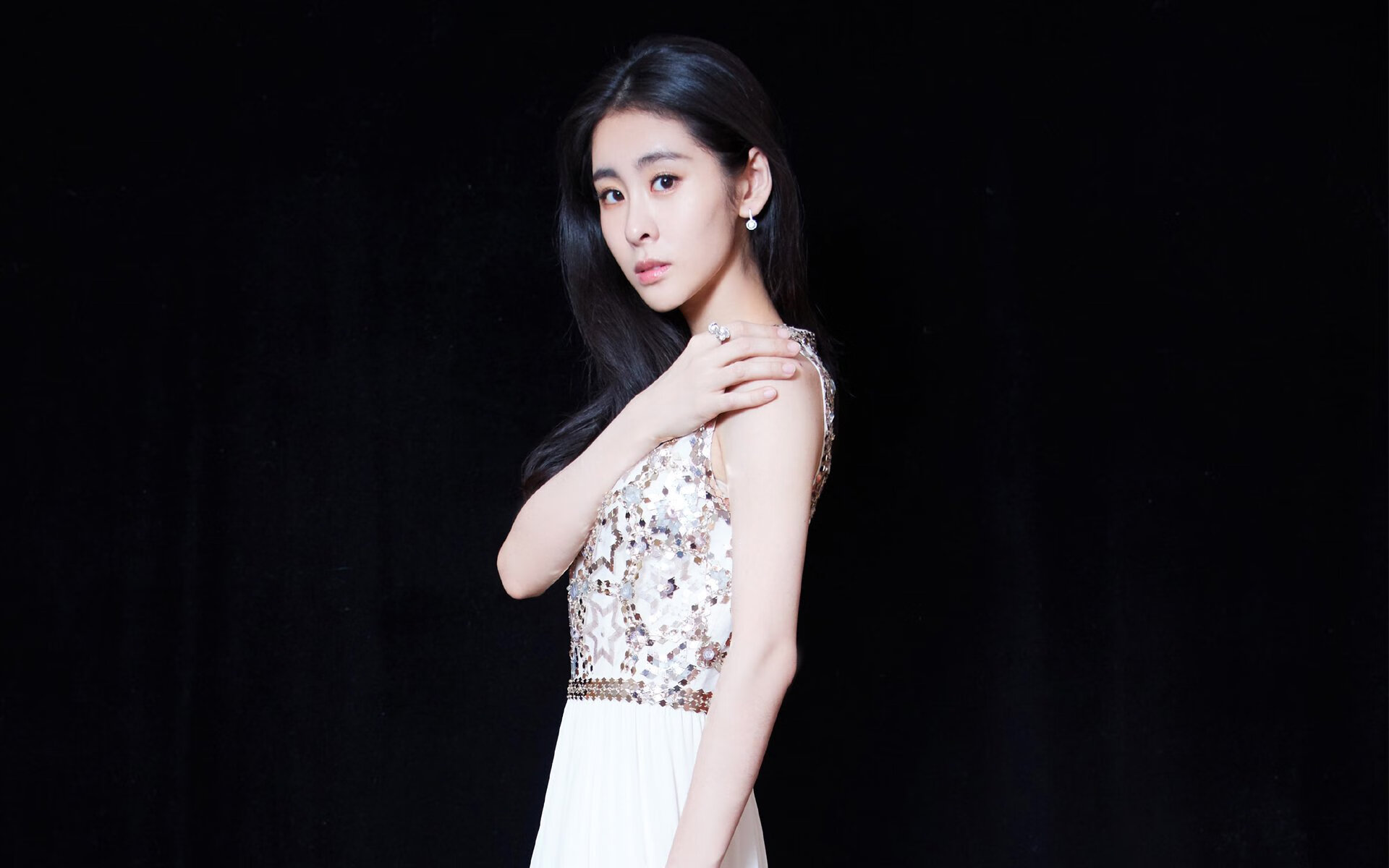 b体育网页版登录入口-英超激烈争夺，豪门鏖战不断