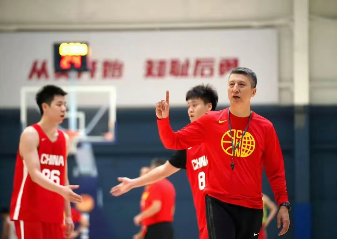 B体育官方网址：中国男篮历史上的经典配合：团队合作的典范的简单介绍